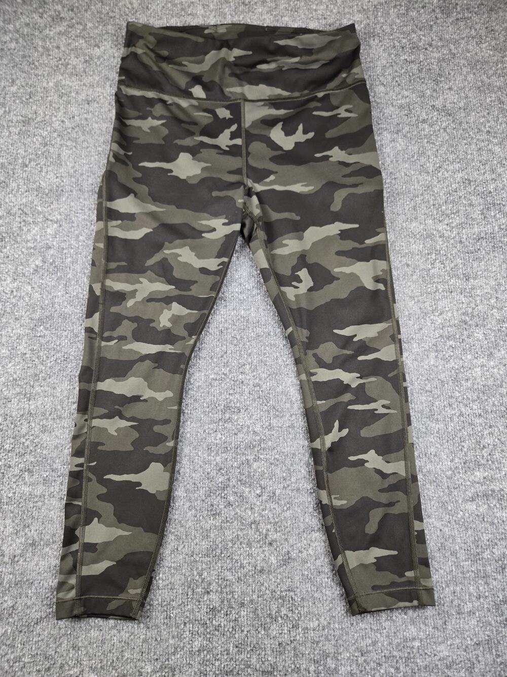 Athleta‎ Ultimate Stash Pocket 7/8 Camo Tight Yoga Fitness Pant Size Medium #707